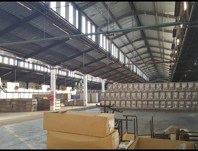 10,500M² FACTORY FOR SALE IN BELLVILLE CENTRAL